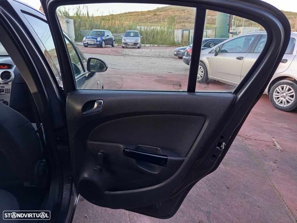 Opel Corsa 1.2 Enjoy FlexFuel - 20