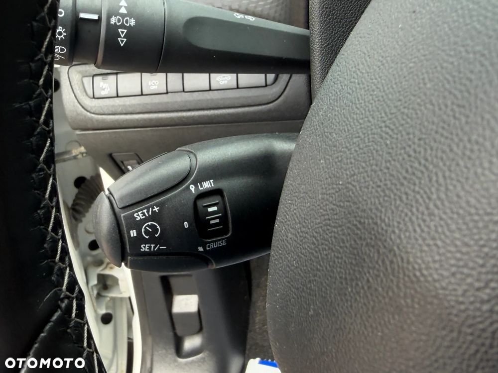 Peugeot 2008 1.5 BlueHDi Allure - 27