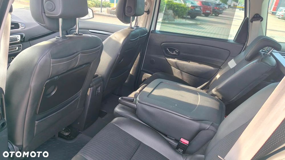 Renault Grand Scenic Gr 1.4 16V TCE Bose Edition - 8
