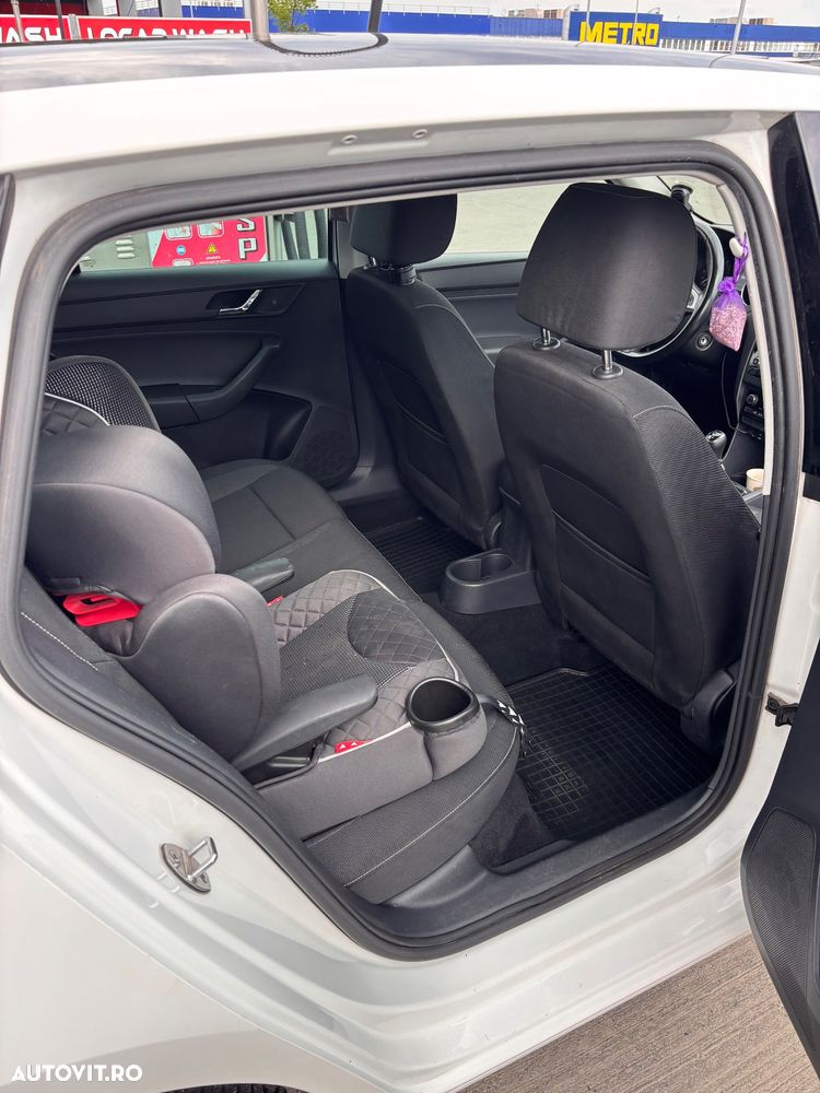 Skoda RAPID 1.6 TDI Ambition - 11