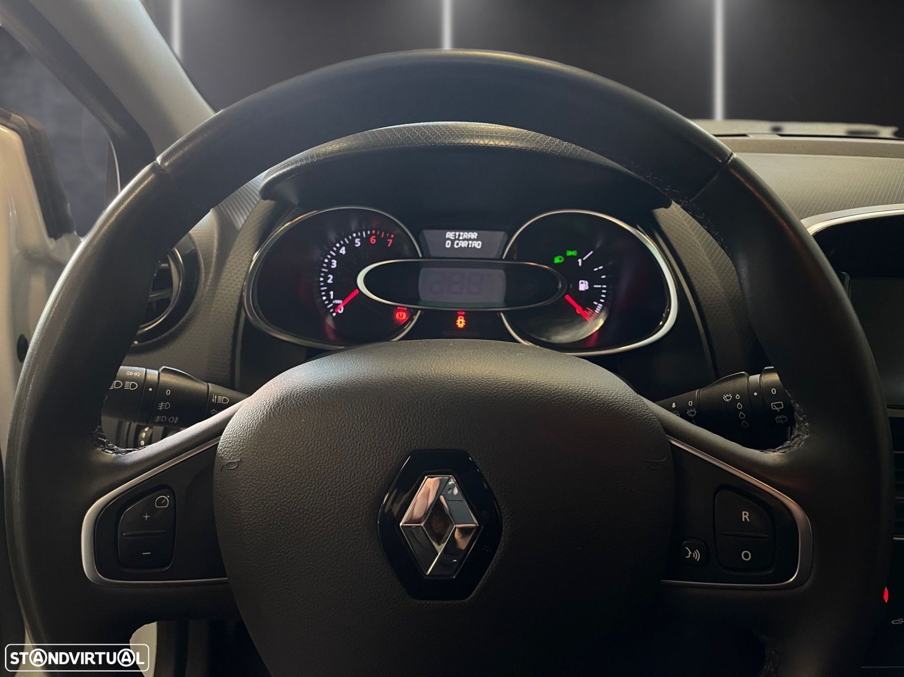 Renault Clio 0.9 TCe Limited - 12