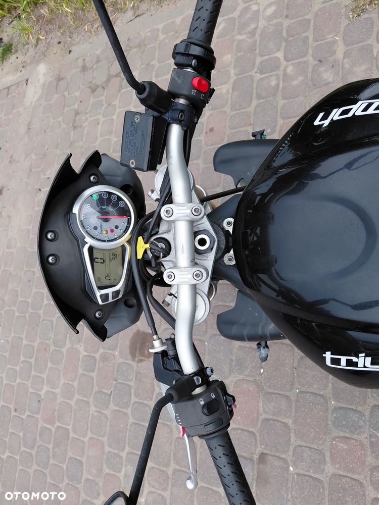 Triumph Street Triple - 10