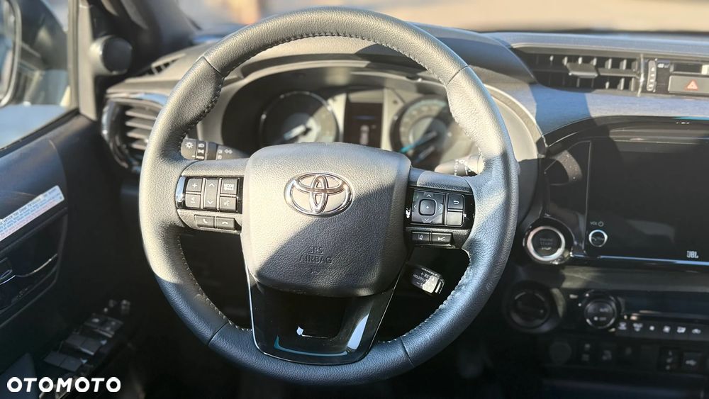 Toyota Hilux - 14
