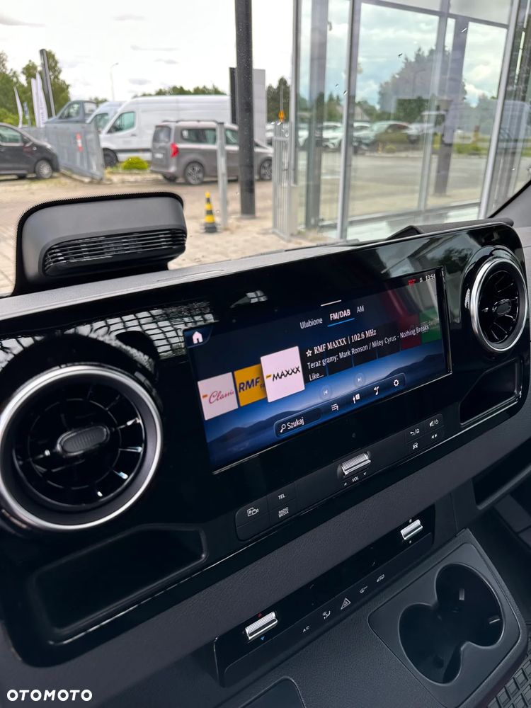 Mercedes-Benz Sprinter - 18