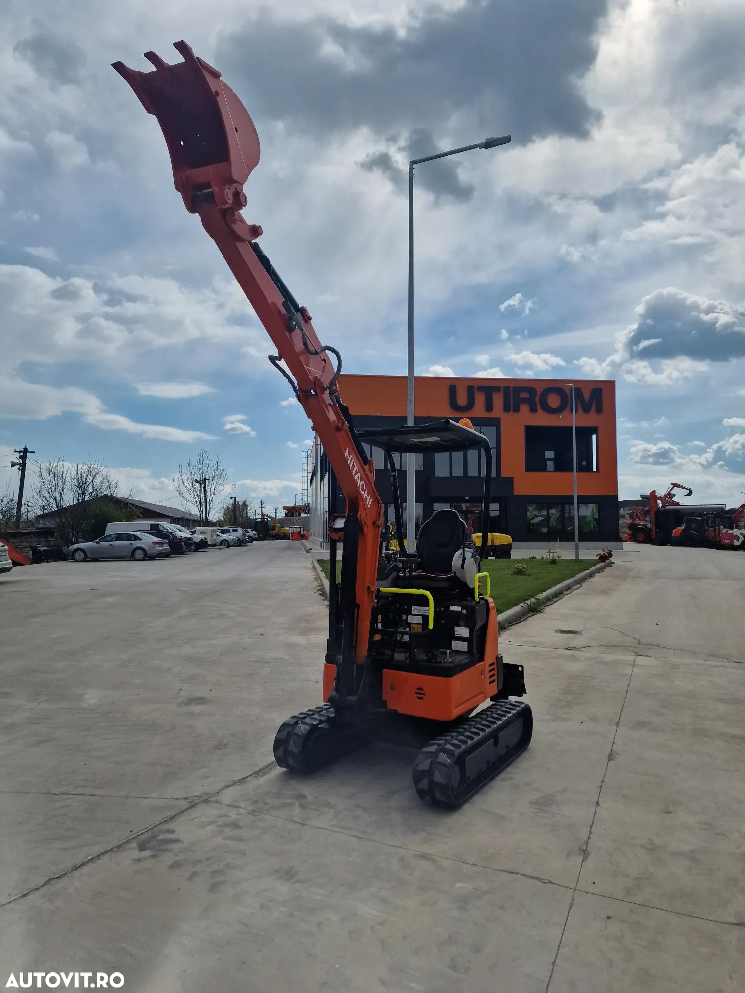 Hitachi ZX19, 2 tone, 2021, 1.689h, 19.900EUR+tva, CUPLA RAPIDA+3 cupe noi, rotire in gabarit, latime 1m, extinsii senile la 1,3m, FARA CABINA,  16CP, Inst picon, posibilitate leasing-PROMOTIE 19.900 EUR+Tva - 20