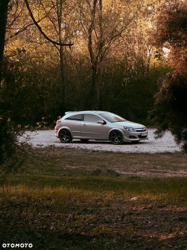 Opel Astra 2.0 Turbo Sport - 1