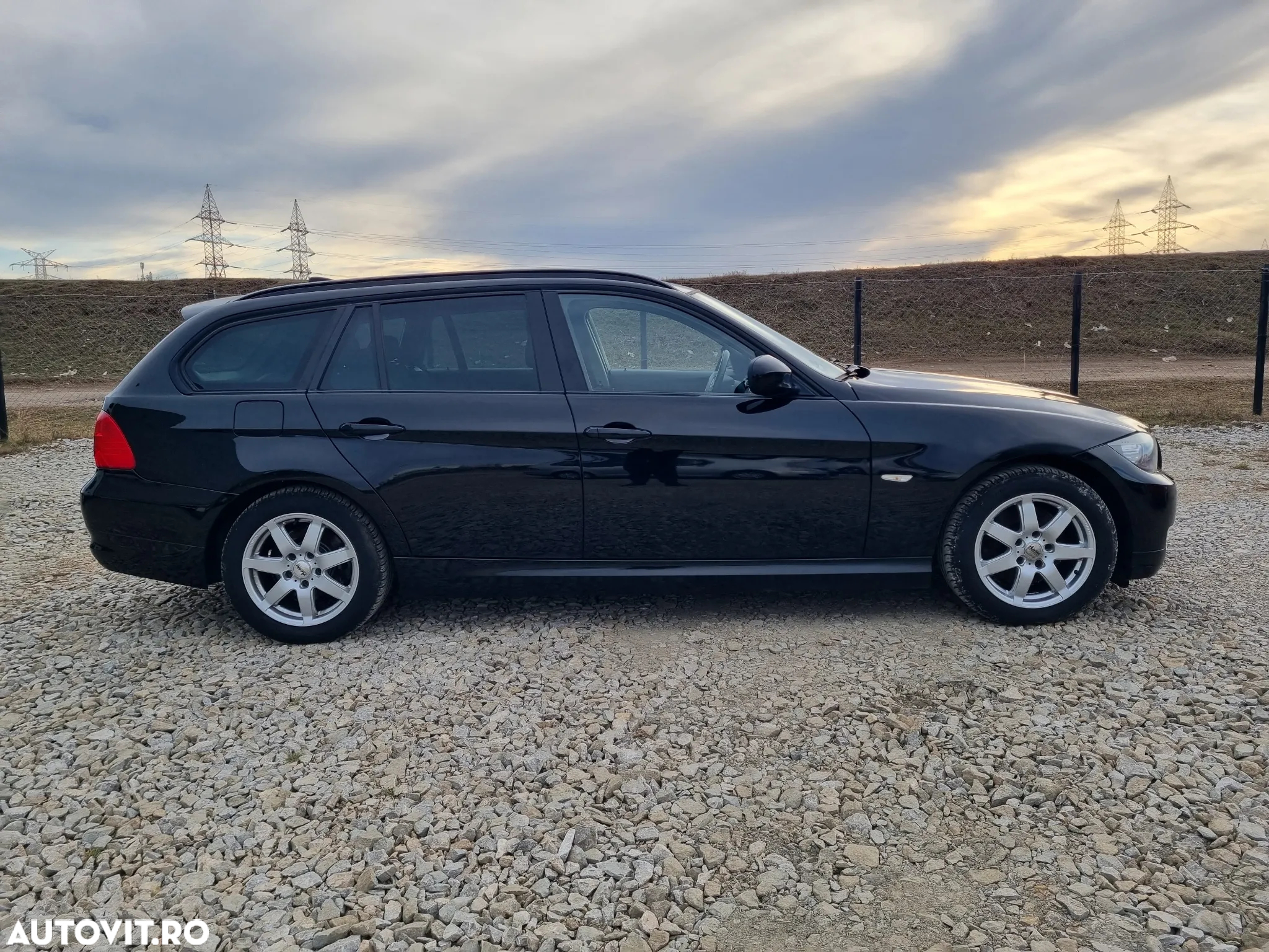 BMW Seria 3 320d DPF Touring - 8