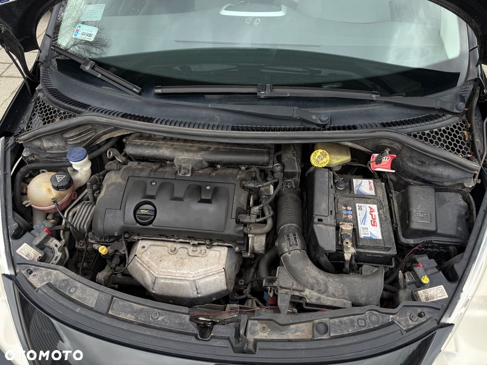 Peugeot 207 1.4 Trendy - 16