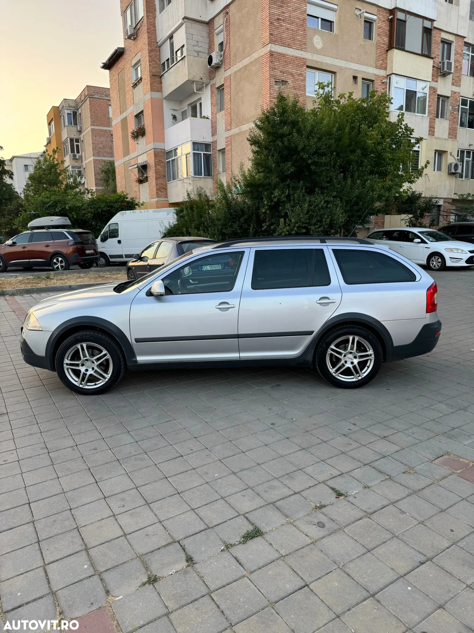 Skoda Octavia Combi 2.0 TDI DPF Elegance 4x4 - 3