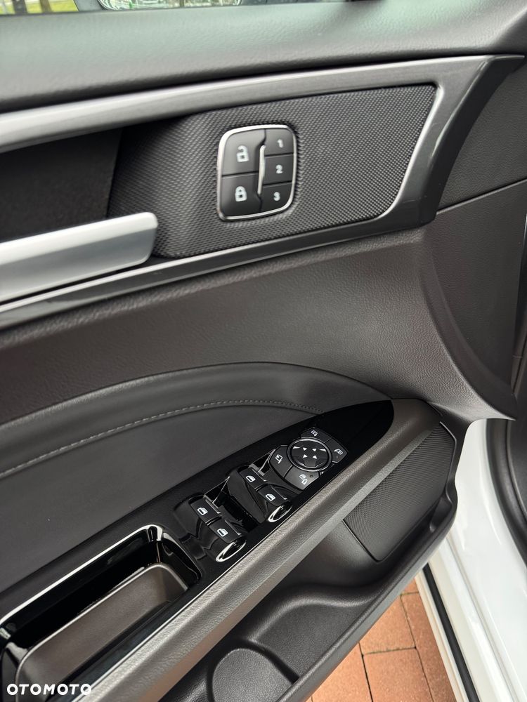 Ford Mondeo 2.0 TDCi Titanium PowerShift - 16