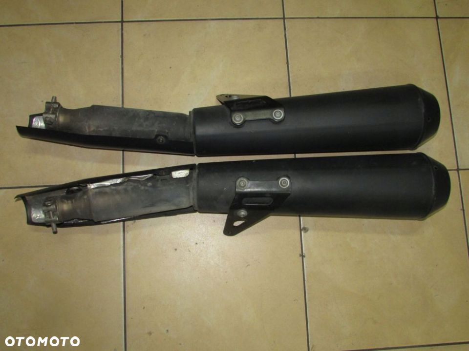 MOTO GUZZI V7 III STONE TŁUMIKI WYDECHY - 2