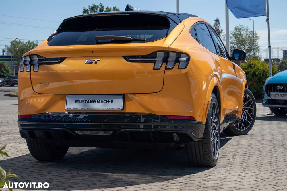 Ford Mustang Mach-E - 17