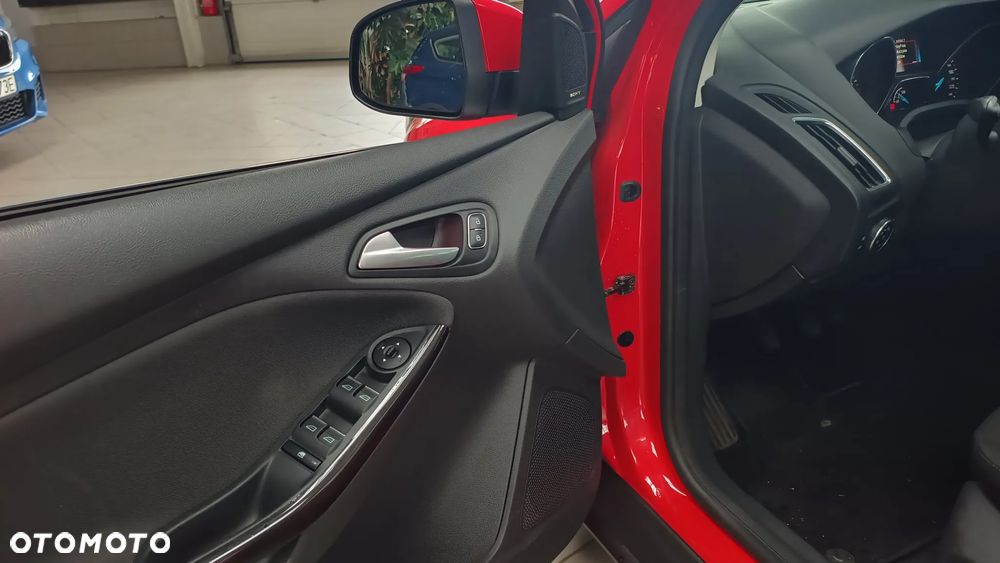 Ford Focus 1.5 EcoBoost Titanium ASS - 23