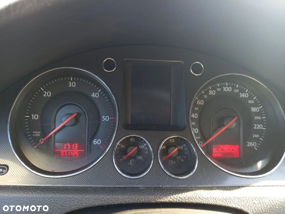 Volkswagen Passat 2.0 TDI Comfortline - 5