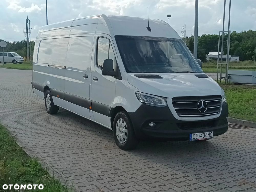 Mercedes-Benz 316 - 1