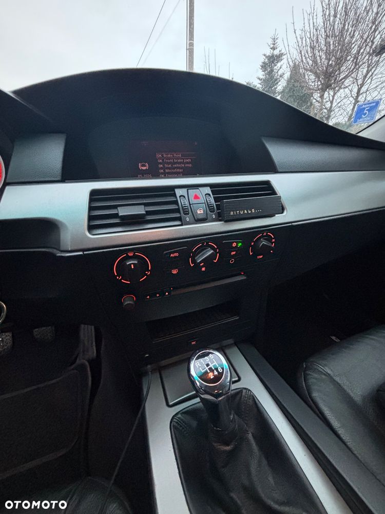 BMW Seria 5 520i - 17