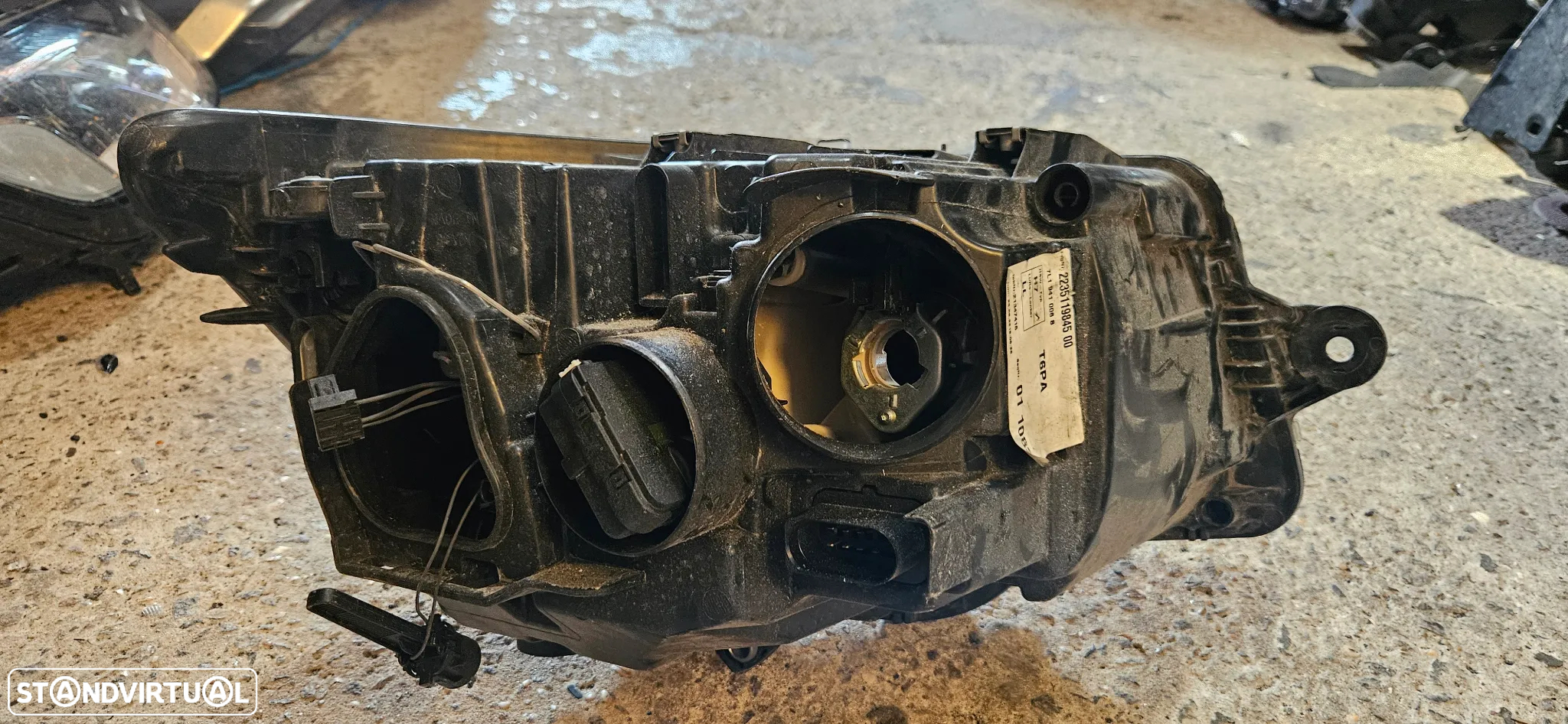 Farol esq vw transporter t6 - 4