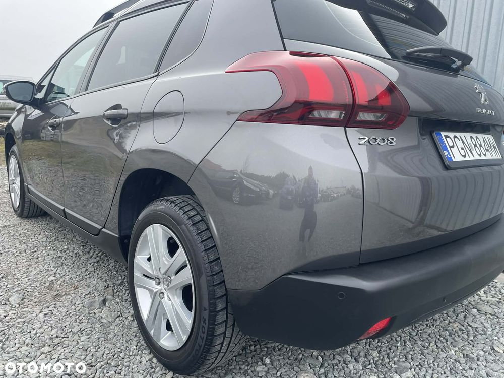 Peugeot 2008 1.2 Pure Tech Allure S&S - 9