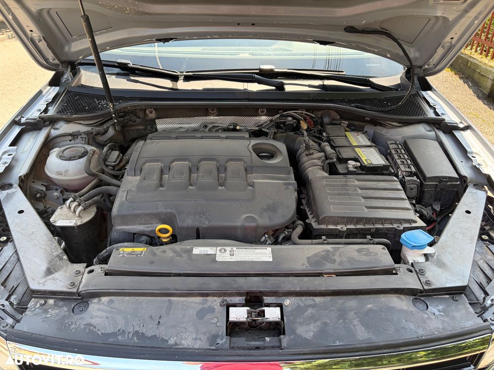 Volkswagen Passat 2.0 TDI DSG Highline - 10