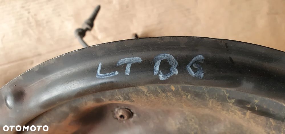 Zwrotnica piasta lewy tył tylna lewa wahacz VW Passat B6 - 7
