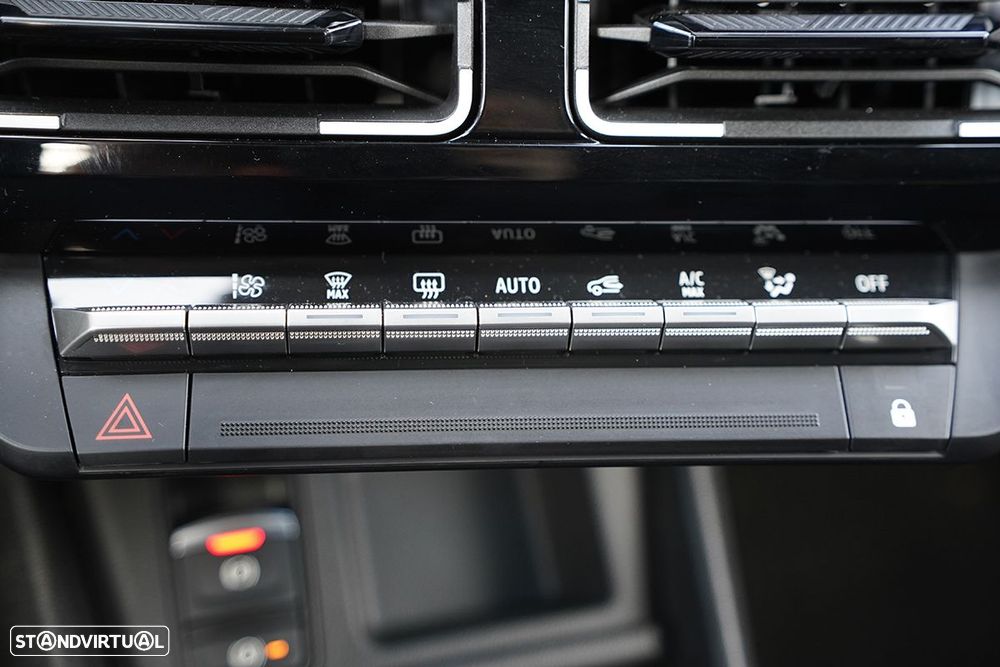 Renault 4 E-Tech 52 kWh Iconic Autonomia Conforto - 14