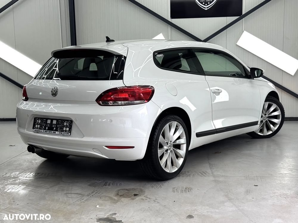 Volkswagen Scirocco 2.0 TDI DSG Life - 12