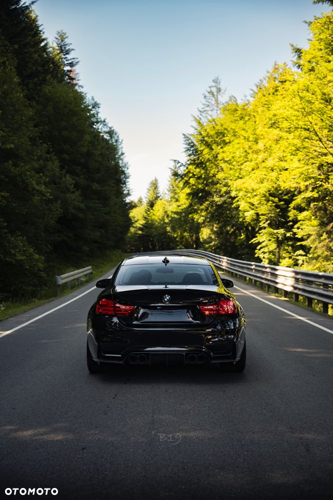 BMW M4 Coupe DKG - 11
