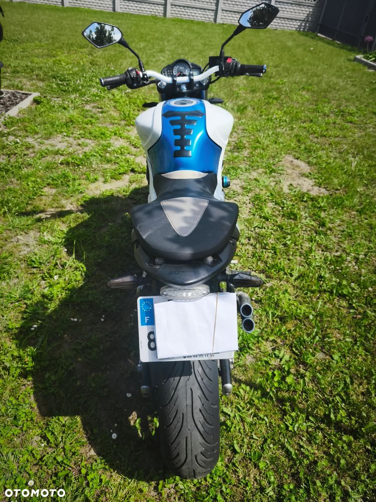 Suzuki Gladius - 5