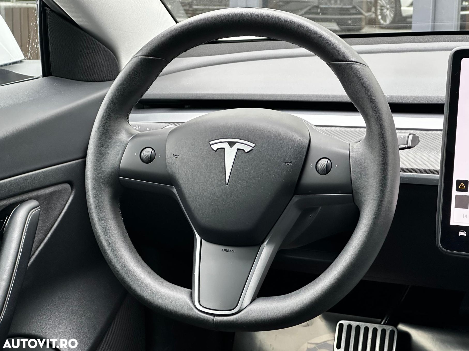 Tesla Model 3 - 10