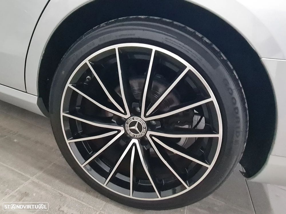 Mercedes-Benz E 200 d Exclusive - 4