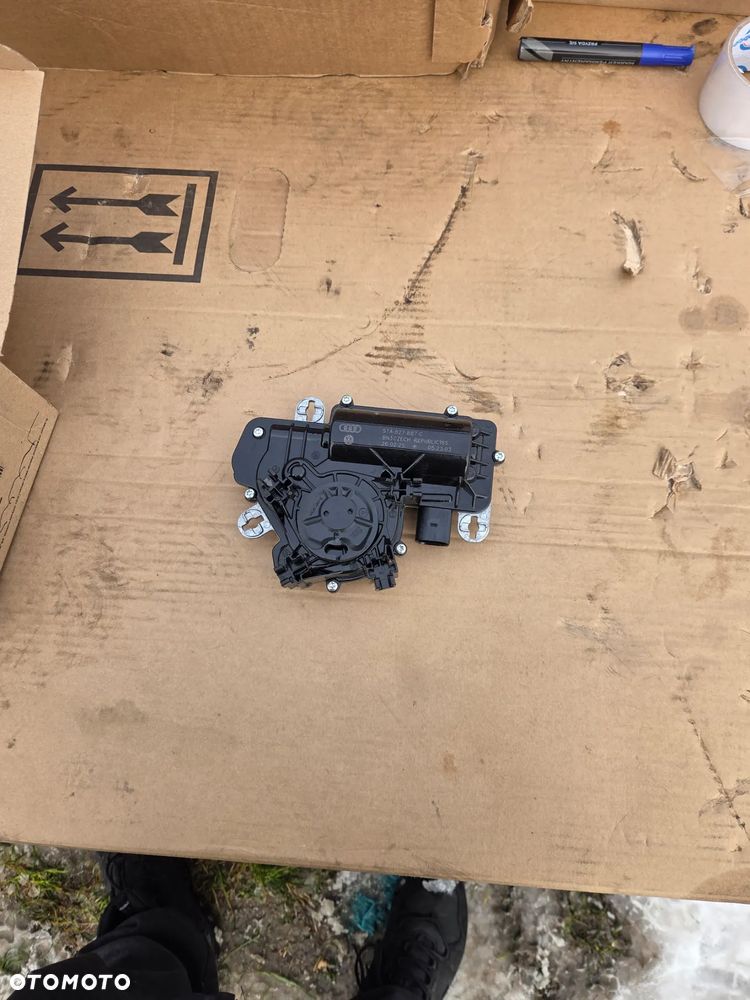 silnik silniczek dociąg domykanie klapy VW Touran III Caddy 5TA827887C Audi Q2 Q3 Seat Cupra Ateca Formentor Skoda Elroq Enyaq Kamiq Karoq Kodiaq Octavia Scala Superb - 3