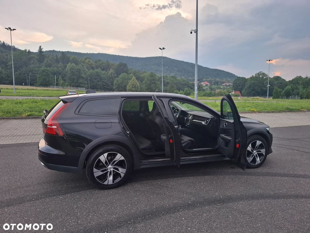 Volvo V60 Cross Country Plus B4 D AWD - 17