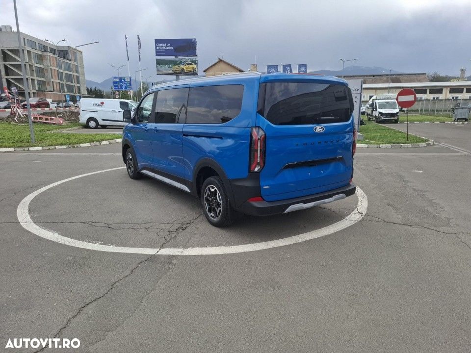 Ford Tourneo Custom - 9