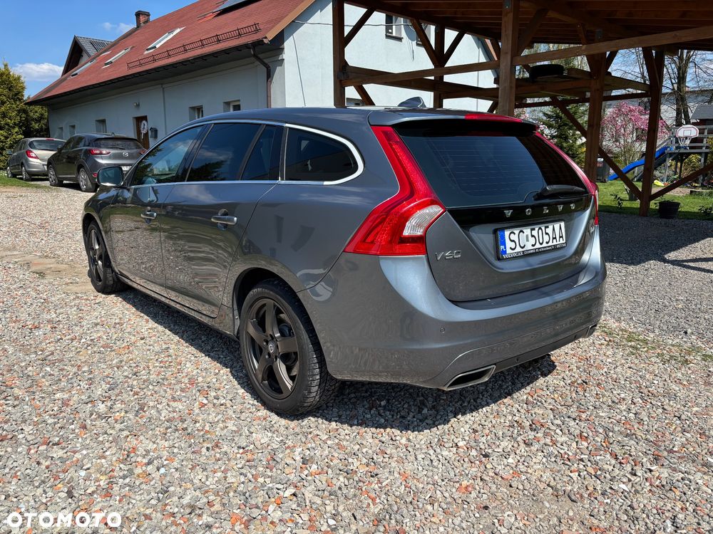 Volvo V60 D4 Drive-E Momentum - 4