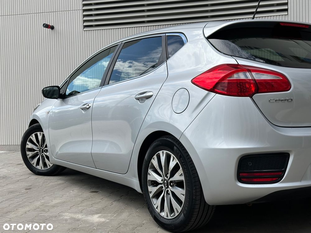 Kia Ceed 1.6 CRDi L Business Line - 16
