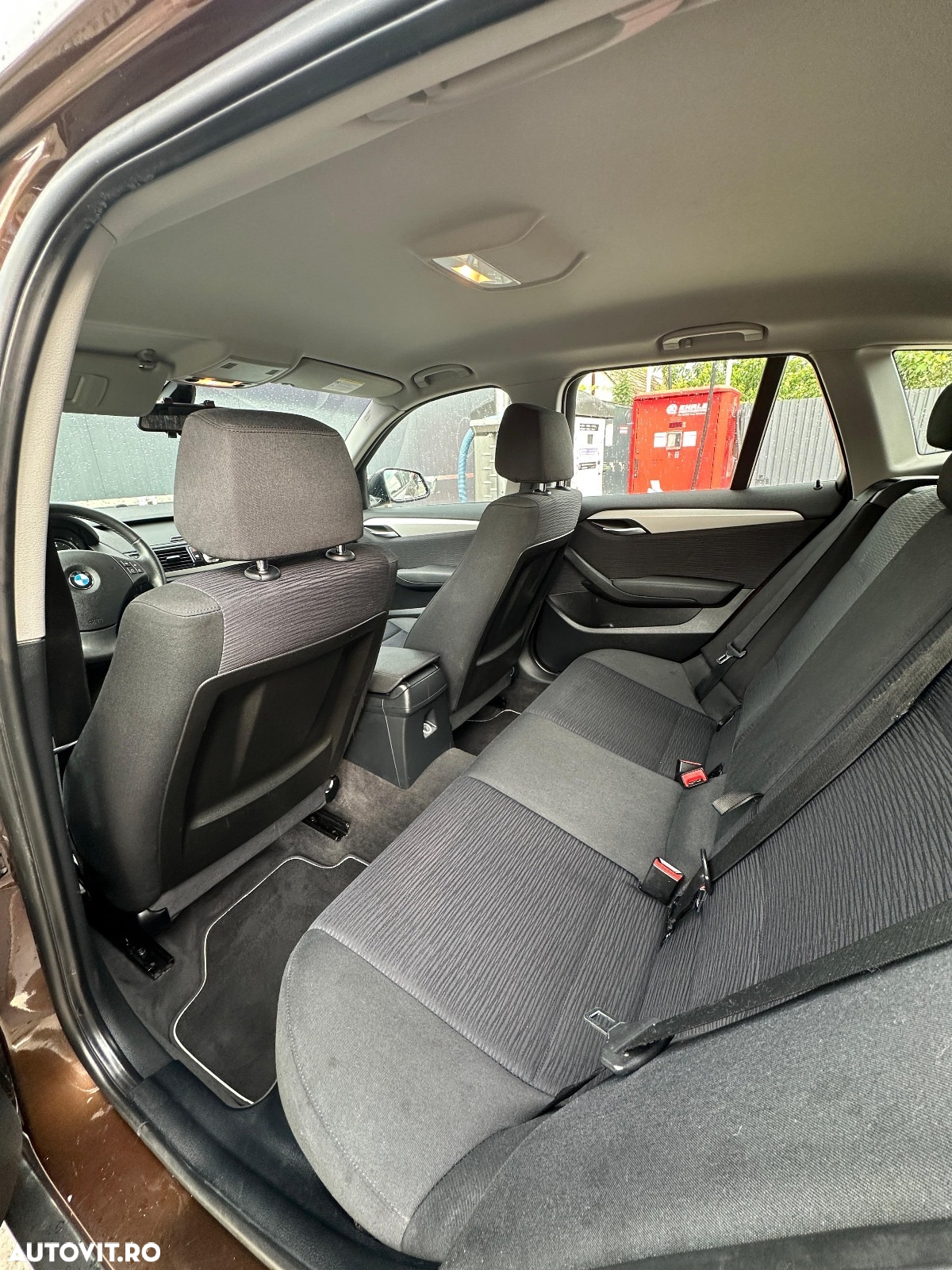 BMW X1 sDrive18d - 11