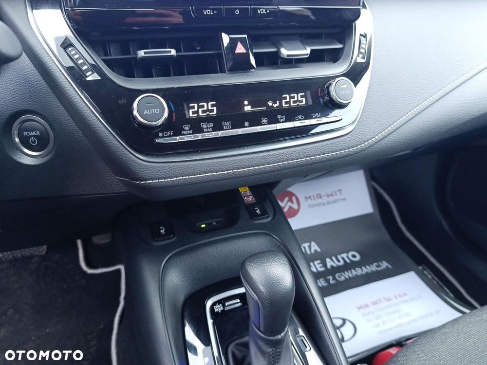 Toyota Corolla 1.8 Hybrid Comfort - 24