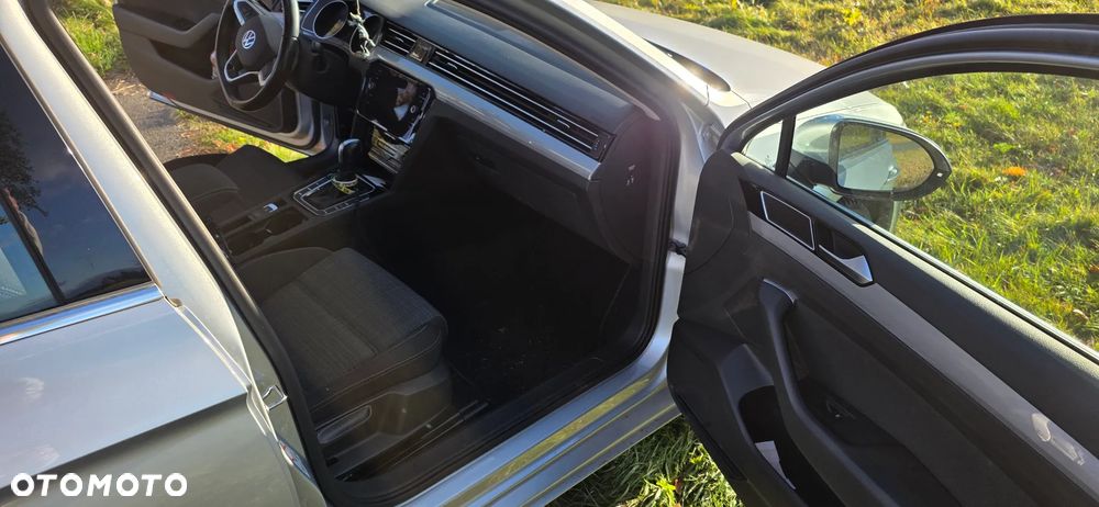 Volkswagen Passat Variant 2.0 TDI SCR DSG Business - 9