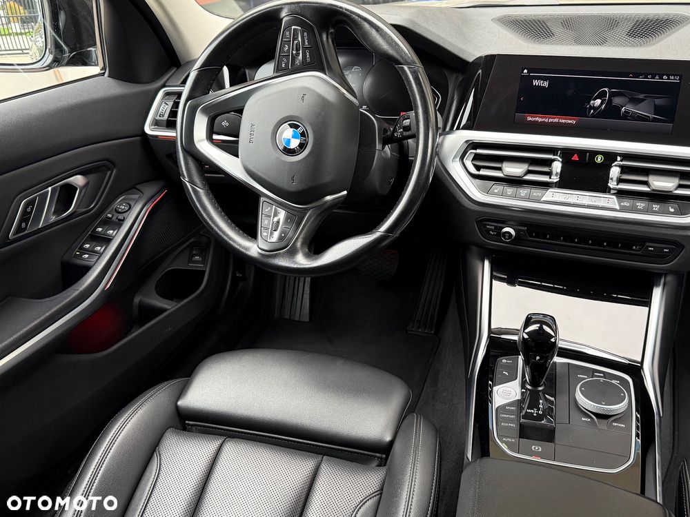 BMW 3 Series 2022 photo 5