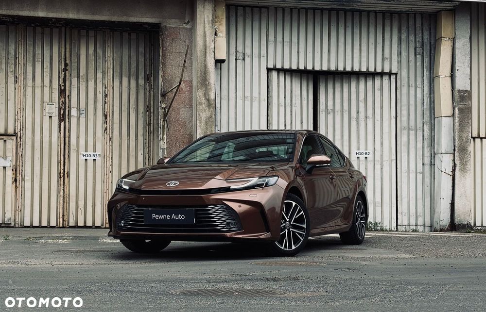 Toyota Camry - 1