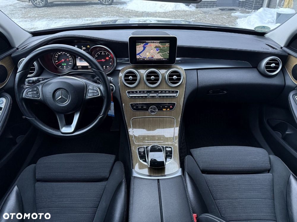 Mercedes-Benz Klasa C 180 7G-TRONIC Exclusive - 22