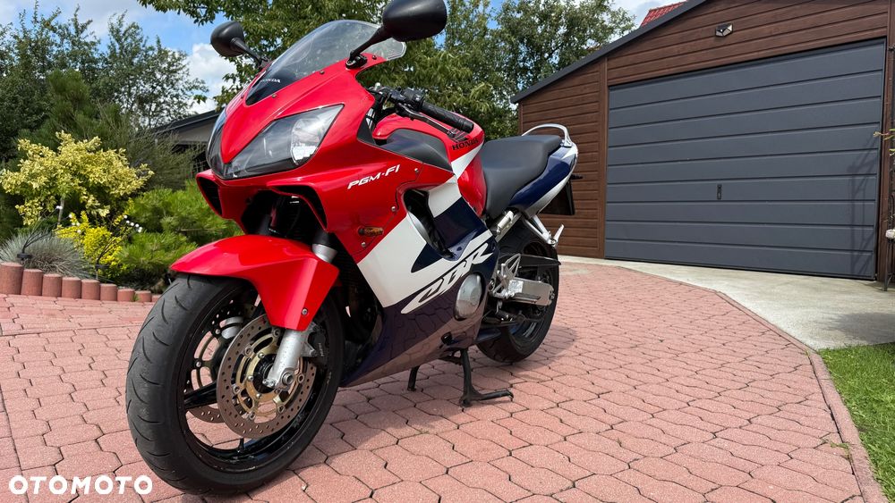 Honda CBR - 3