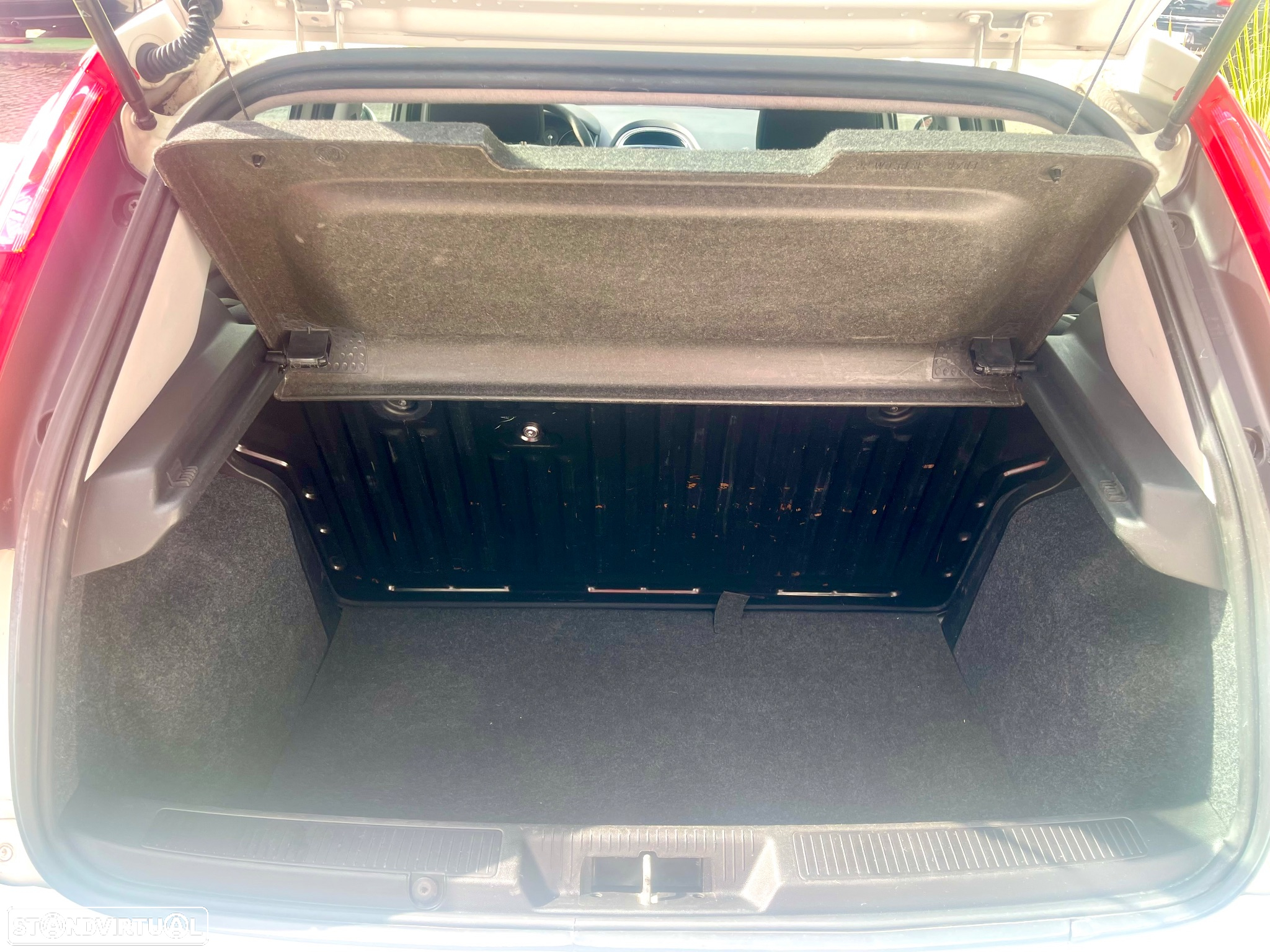 Fiat Punto 1.3 M-Jet Lounge S&S - 9