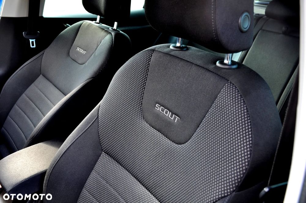 Skoda Octavia Combi 2.0 TDI 4x4 Scout - 39