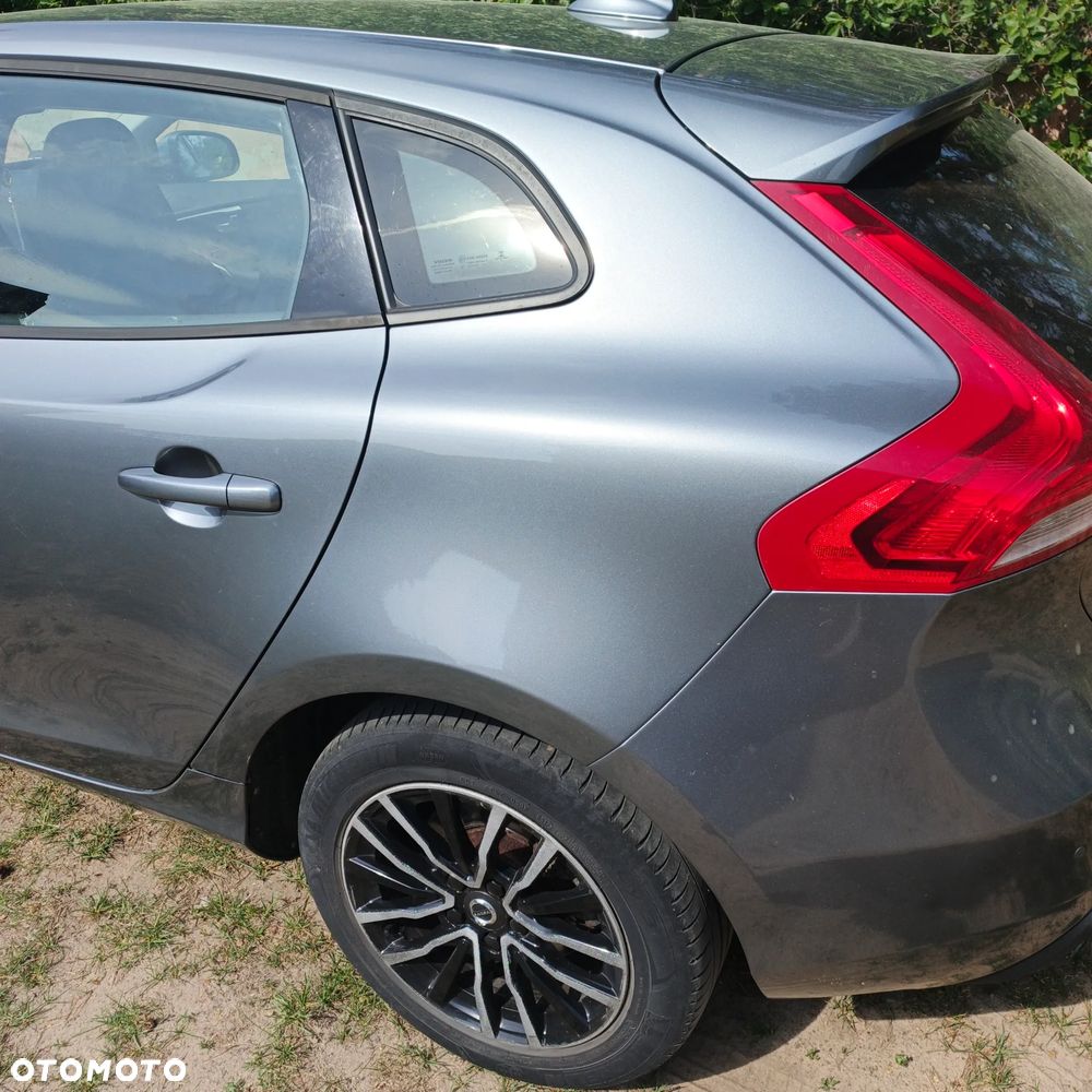 Volvo V40 T3 Drive-E Momentum - 21