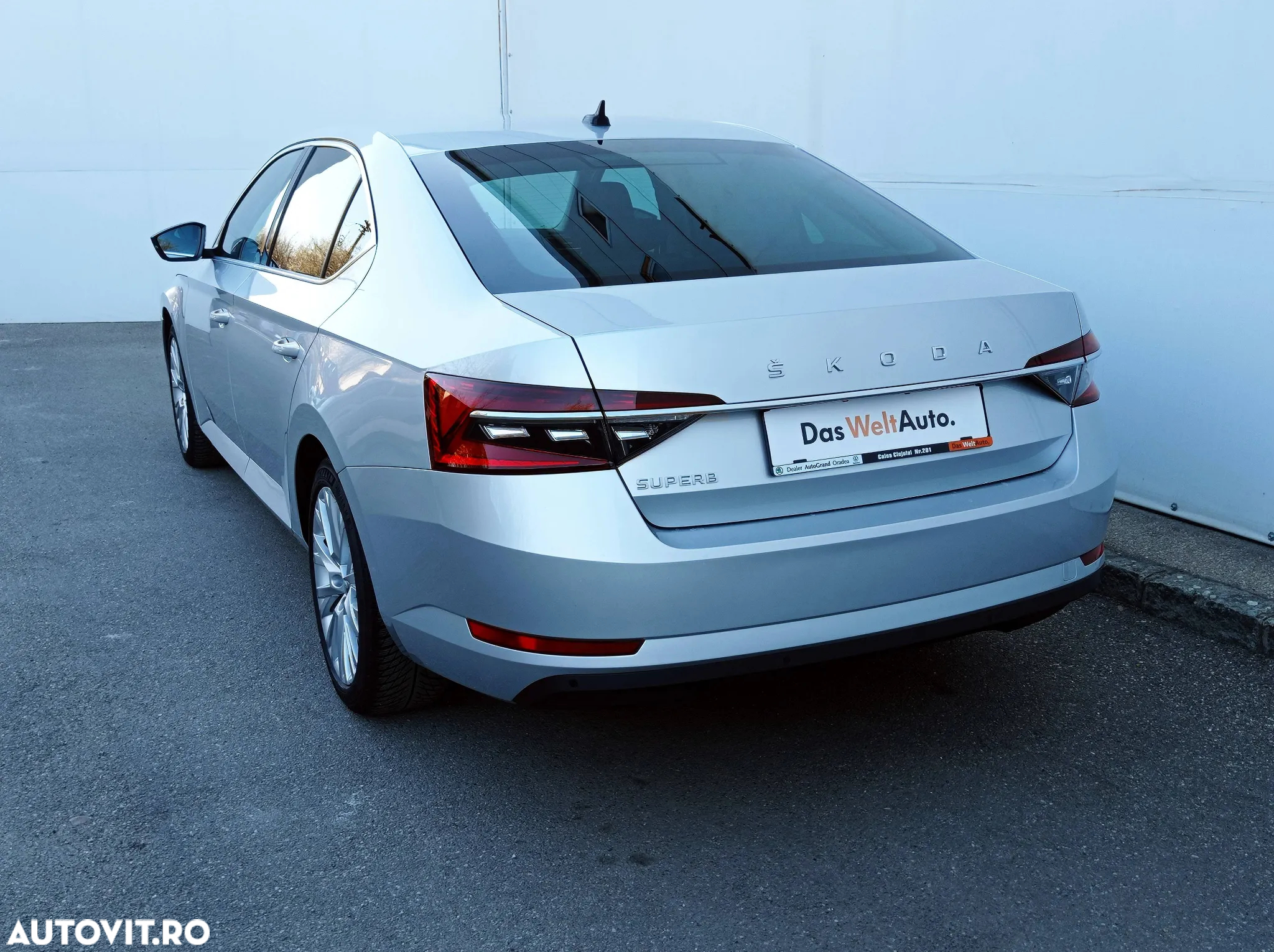 Skoda Superb 2.0 TDI DSG Style - 9