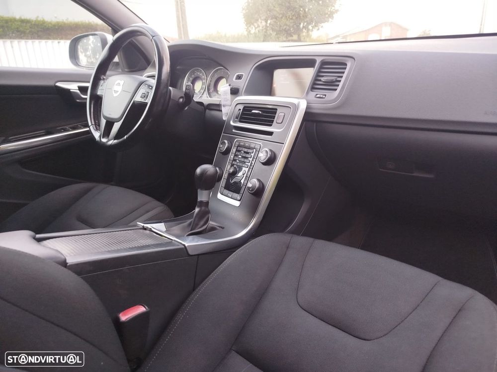 Volvo V60 1.6 D2 Drive Summum Start/Stop - 6