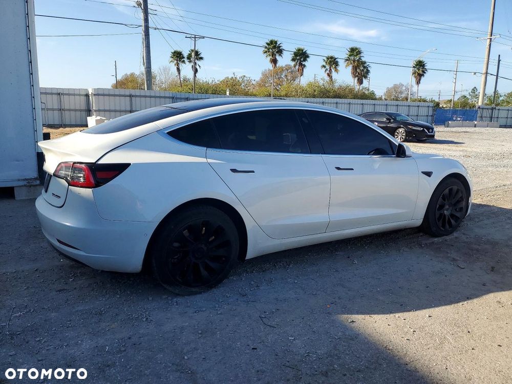 Tesla Model 3 Langstreckenbatterie Allradantrieb Dual Motor Performance - 4