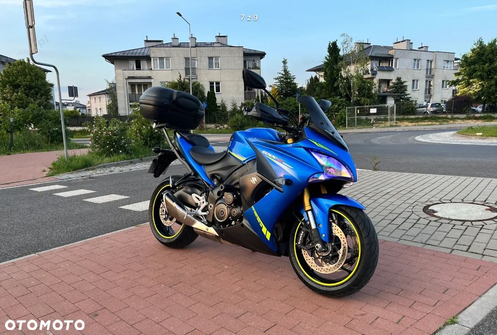 Suzuki GSX 1000 - 7
