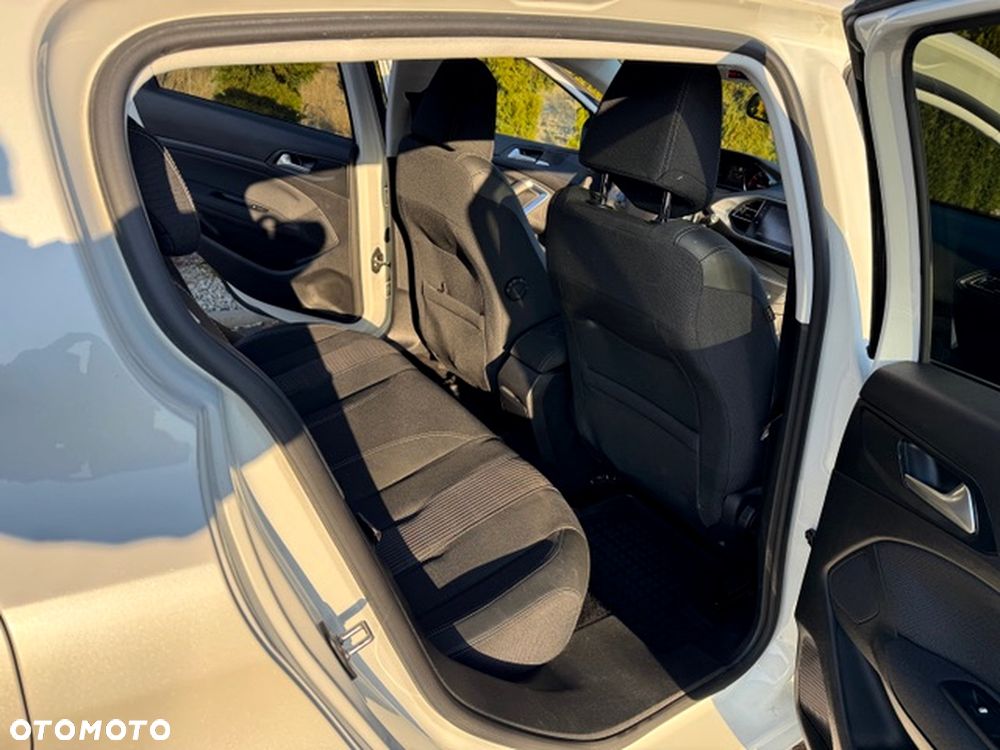 Peugeot 308 PureTech 130 GPF EAT8 Stop & Start GT - 10